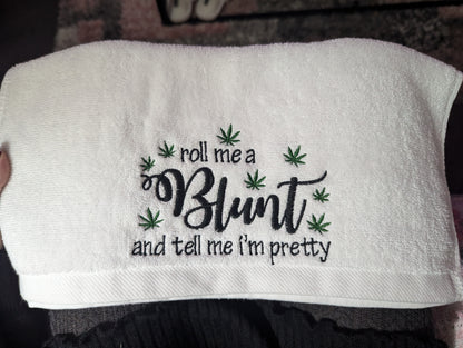 Blunt Embroidered Hand Towel 🍃