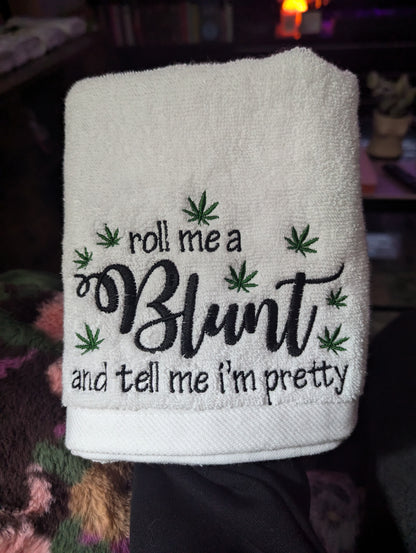 Blunt Embroidered Hand Towel 🍃